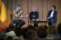 «Здається, правди достатньо, щоб з’явилася справедливість. Але маємо ще докласти зусиль», — Снайдер і Жадан на відкритті INDEX