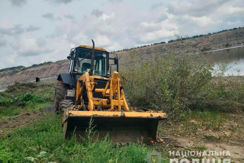 В Черновицкой области водитель экскаватора на смерть переехал своего напарника