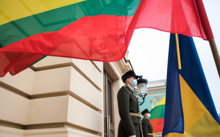 Литовці за три дні назбирали 5 млн євро на "Байрактар" для України