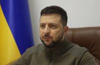 Маріуполь стримує 10 тисяч російських військових, - Зеленський