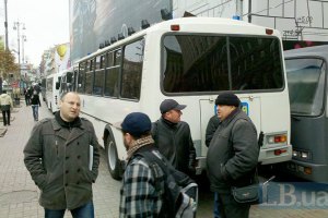 ​Милиция помогает приезжим участникам митингов с парковкой - МВД