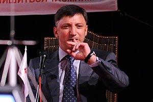 Доктора Пи оставили за решеткой
