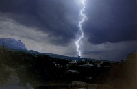 МЧС просит крымчан отключить телефоны и электроприборы