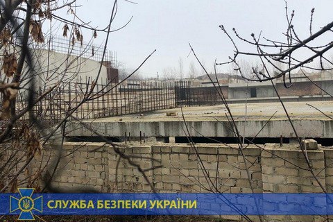 СБУ заподозрила чиновников Исполнительной службы в содействии рейдерскому захвату недостроя в Херсоне