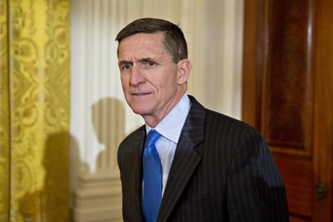 Вынесение приговора экс-советнику Трампа Флинну отложили, чтобы тот закончил давать показания следствию