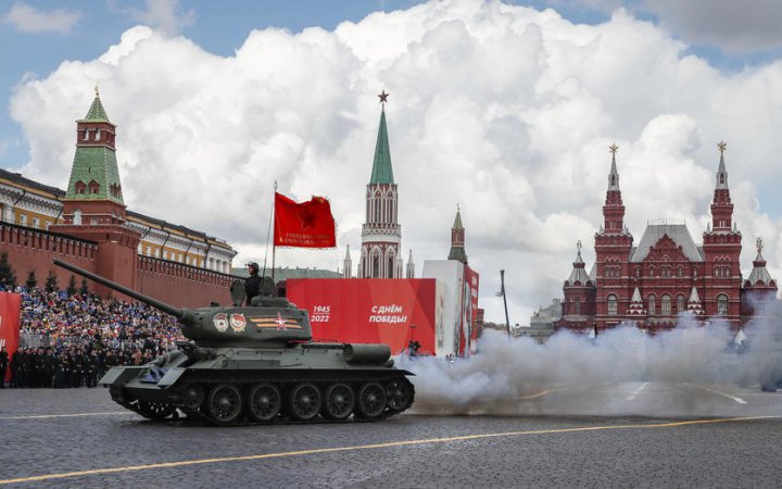 У Росії знову скасовують паради на 9 травня, "щоб не провокувати противника скупченням техніки і вйськових"