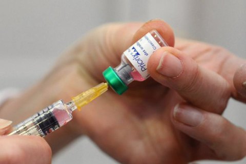 За неделю от кори умерла девочка, Минздрав готовит "спецоперацию"