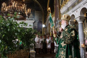 Сегодня православные христиане празднуют День Святой Троицы