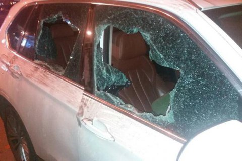 В Киеве мужчину ударили ножом в спину при выходе из обменки