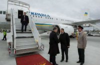 Порошенко прибыл во Францию