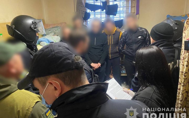 Правоохоронці викрили банду, яка постачала наркотики до Рівненського СІЗО