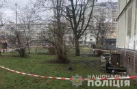 Сантехник нашел в подвале дома на Оболони тела трех мужчин