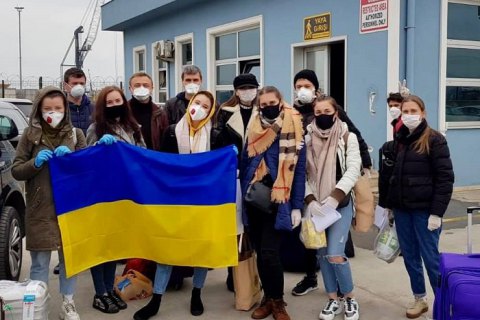 Из Турции прибыл паром с 35 украинцами 