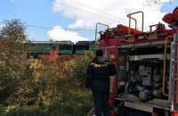 В Черновицкой области на путях загорелся грузовой локомотив