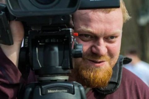Підозрюваному в нападі на харківського телеоператора продовжили домашній арешт