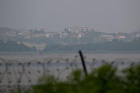 КНДР взорвала штаб связи с Южной Кореей