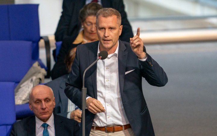У Німеччині розслідують, чи депутат від ультраправої партії AfD отримав гроші від сайту “Voice of Europe”