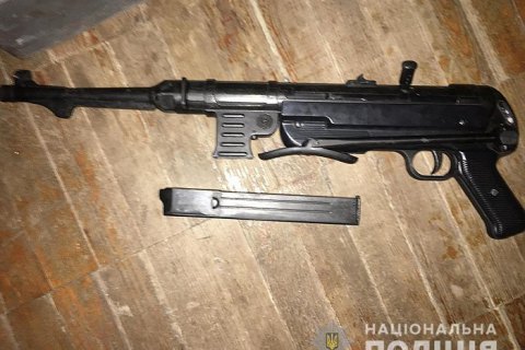У Бердянську п'яний чоловік стріляв із вікна по дітях у дворі, щоб їх налякати