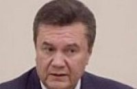 Янукович назвал правительство "эффективным лишь во вранье"
