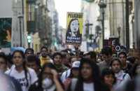 У Перу проходять багатотисячні мітинги проти помилування екс-президента Фухіморі