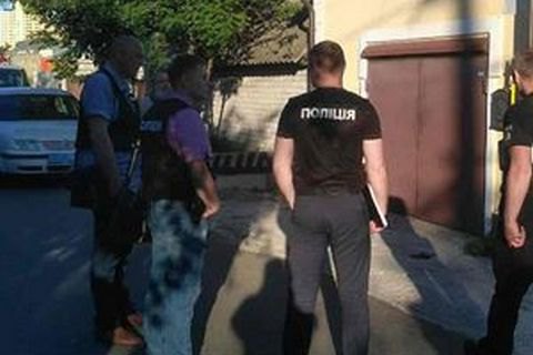 Во двор частного дома в Киеве бросили гранату