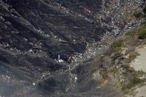 Семьи погибших в катастрофе Germanwings получат компенсации в размере €100 тыс.