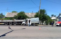 ​В Днепре "Газель" врезалась в прицеп, пострадали трое мужчин и пятилетний ребенок