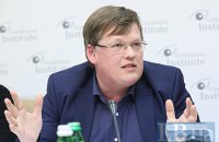 Кабмин гарантировал выплату зарплат и пенсий без задержек в период военного положения