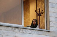 Жену голландского футболиста прогнали со стадиона во время матча мужа в Иране