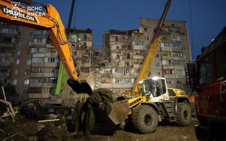 Головне за ніч та ранок вівторка, 7 липня: пошуково-рятувальні роботи в Києві, 255 боєзіткнень, ракетний удар по Бєлгороду