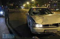 В Киеве лихач сбил пожилую женщину на переходе