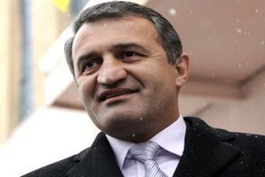 Соперник Джиоевой отказался от повторных выборов