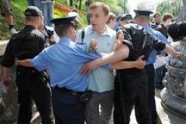 Янукович запретил митинги