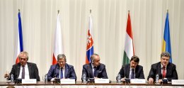 Порошенко анонсував новий формат співпраці з "Вишеградською четвіркою"