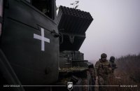На Мар’їнському напрямку українські бійці відбили 18 атак росіян, на Авдіївському - 15, а на Бахмутському - 10, - Генштаб