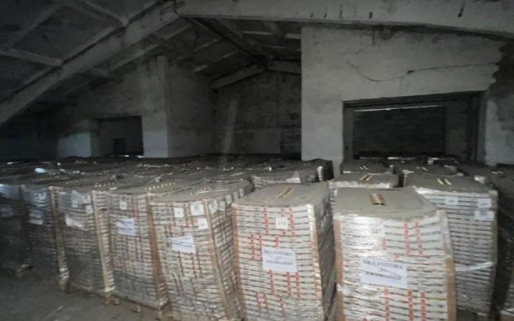 На Львівщині знайшли нелегальний склад гуманітарної допомоги