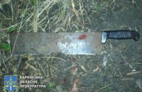 На Харківщині чоловік з ножем напав на поліцейських, двоє правоохоронців отримали поранення