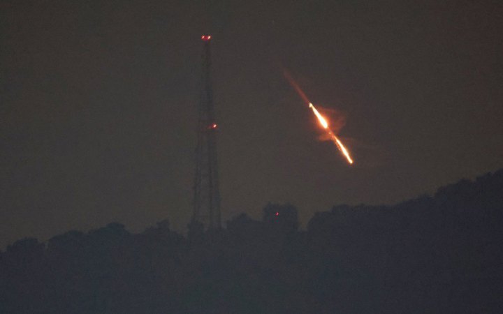 Американські та ізраїльські військові уночі перехопили понад сотню іранських безпілотників