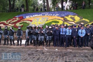 Суд запретил политические акции возле "Олимпийского"