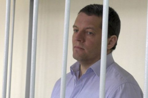 "Похудел, постарел, но держится", - жена и дочь Сущенко рассказали о его состоянии