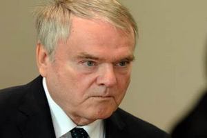 Бывшего госсекретаря министерства обороны Германии осудили за мошенничество