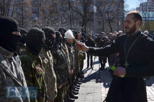 Полторак призвал добровольческие батальоны вступить в ВСУ