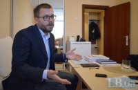Нардеп-миллионер объяснил Найему, как выжить на депутатскую зарплату: самому варить себе кашу