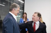 Порошенко обговорив з Волкером питання надання Україні статусу союзника США поза НАТО