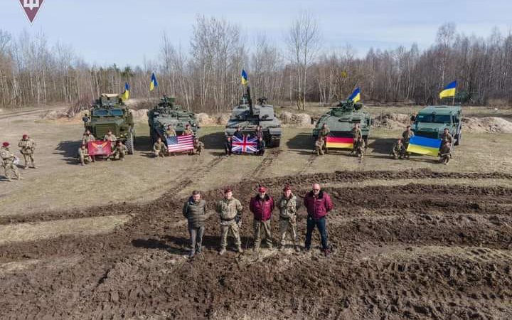 Резніков показав нову техніку від західних партнерів