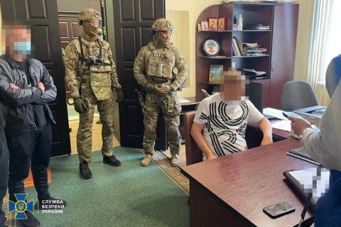 СБУ викрила на хабарі депутата та посадовців Полтавської міськради