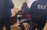 Іноземець намагався підкупити керівника Держлікслужби