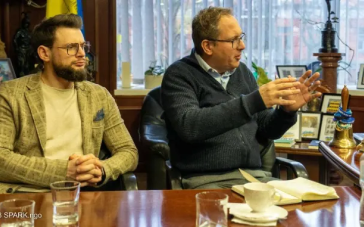 Як ефективно залучати міжнародну допомогу. Топ-5 рекомендацій для України та її союзників