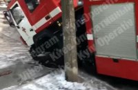 Пожарная машина провалилась под асфальт в Киеве