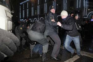 Полиция задержала 70 участников акции в центре Петербурга